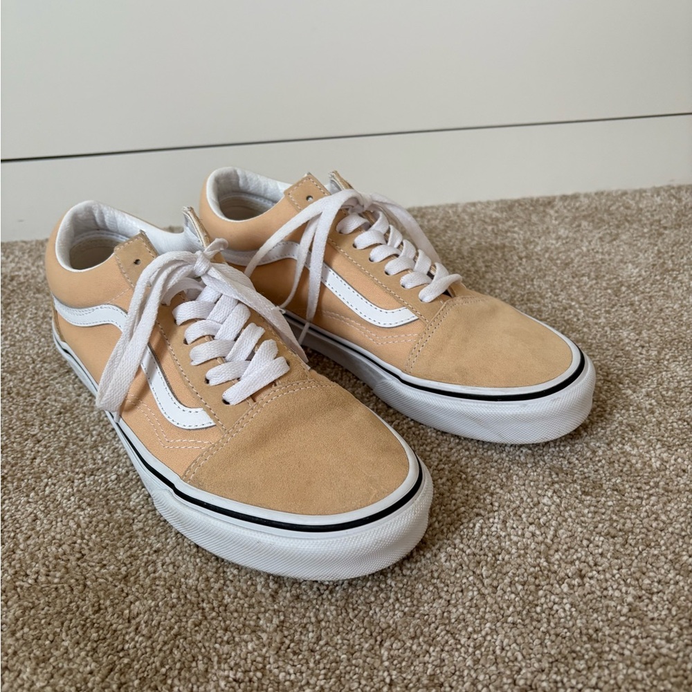 Vans Men's Beige and White Sneakers